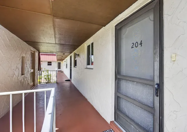 5th image of 12027 Greenway Cir S, Royal Palm Beach, FL 33411