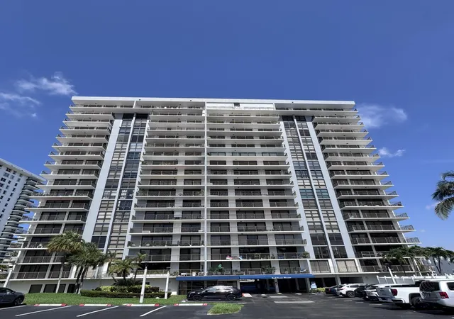 3rd image of 3031 N Ocean Blvd, Fort Lauderdale, FL 33308