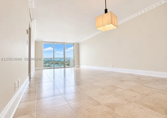 Photo 3 of Condo for sale at 3000 S Ocean Dr #1516, Hollywood, FL 33019 | MLS# A12053066 | Listing updated on 2026-10-02