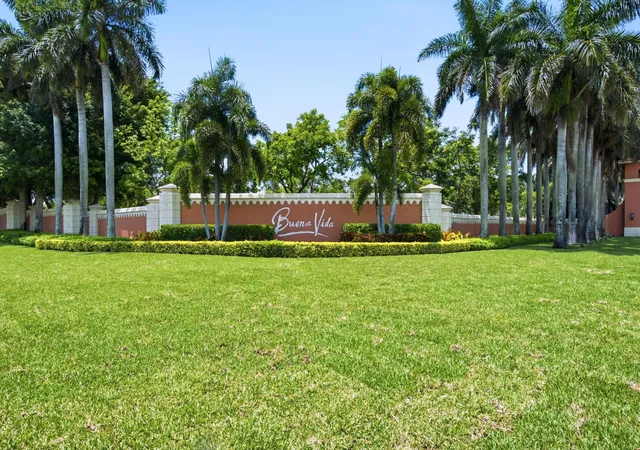 49th image of 9857 Via Grande W, Wellington, FL 33411 | MLS# B26054643