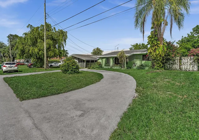 Homes for sale in Miramar, FL | 2131 Acapulco Dr, Miramar, FL 33023 | MLS# B26054647