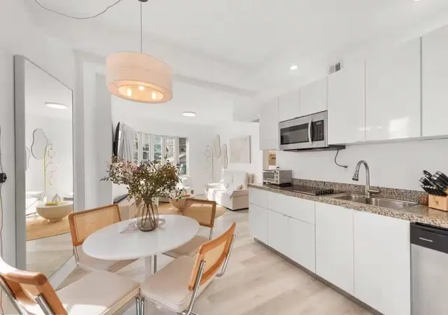 3rd image of 530 Ocean Dr, Miami Beach, FL 33139 | MLS# B26054712