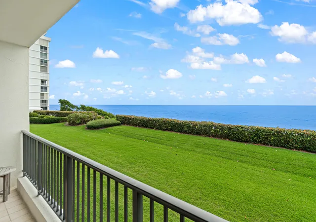 3rd image of 800 Ocean Dr #204, Juno Beach, FL 33408 | MLS# B26054711