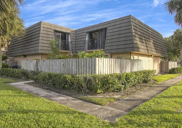 1st image of 1010 10th Wy, West Palm Beach, FL 33407 | MLS# B26054725