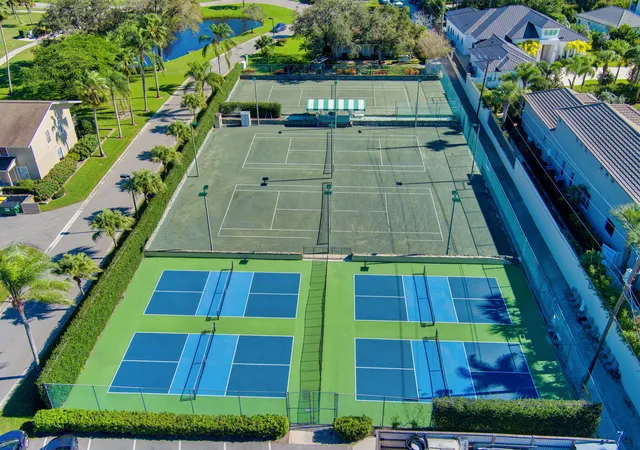 2nd image of 18350 Se Wood Hvn Ln, Jupiter, FL 33469