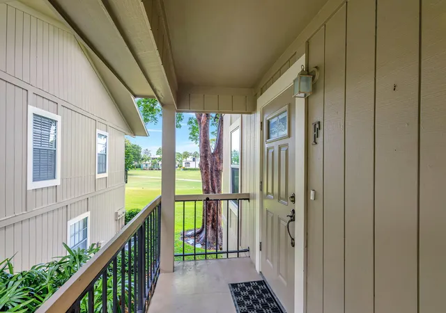 3rd image of 18350 Se Wood Haven Ln #F, Jupiter, FL 33469 | MLS# B26054862