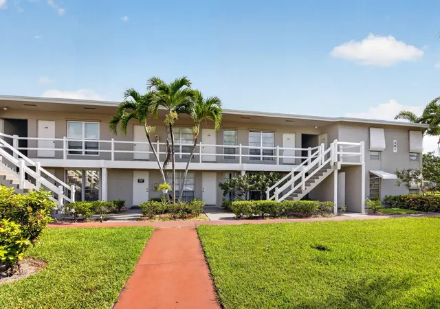Homes for sale in Boynton Beach, FL | 309 Circle Dr S, Boynton Beach, FL 33435 | MLS# B26054882