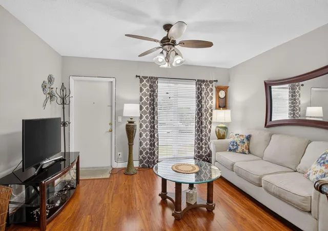Homes for sale in Boynton Beach, FL | 309 Circle Dr S, Boynton Beach, FL 33435 | MLS# B26054882