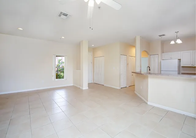 Homes for sale in Vero Beach, FL | 5015 Fairways Cir #305, Vero Beach, FL 32967 | MLS# B26054893