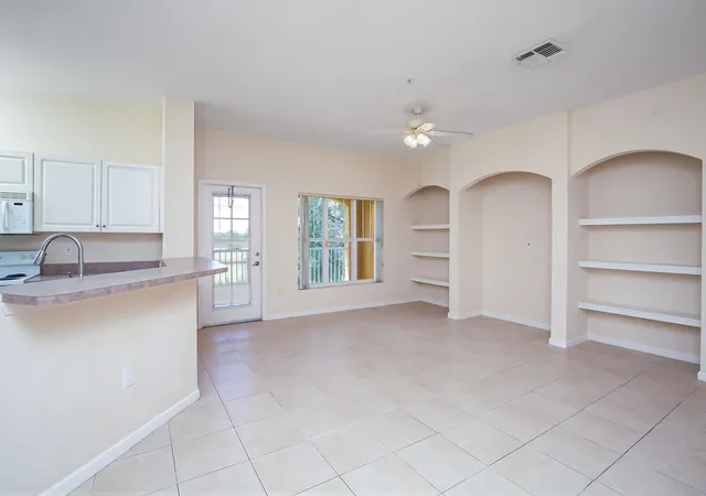 Homes for sale in Vero Beach, FL | 5015 Fairways Cir #305, Vero Beach, FL 32967 | MLS# B26054893