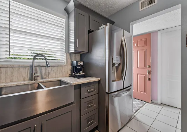3rd image of 770 Lori Dr, Palm Springs, FL 33461