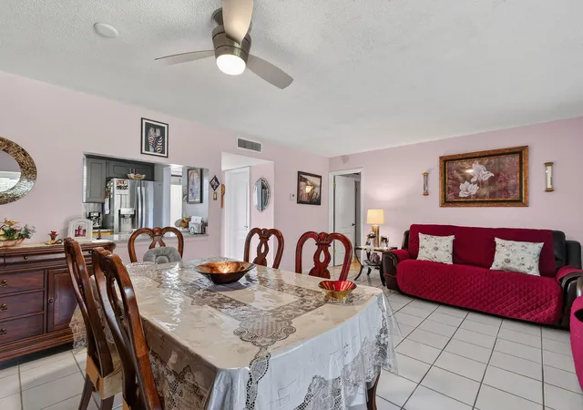 5th image of 770 Lori Dr, Palm Springs, FL 33461