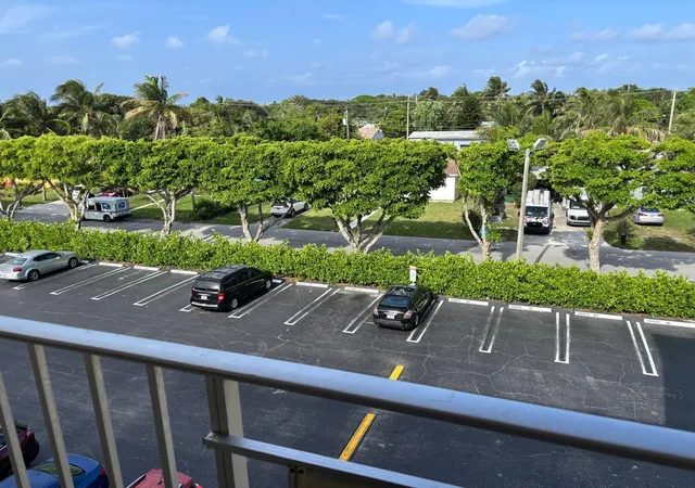 Homes for sale in Boynton Beach, FL | 2615 Ne 3rd Ct #402, Boynton Beach, FL 33435 | MLS# B26054947