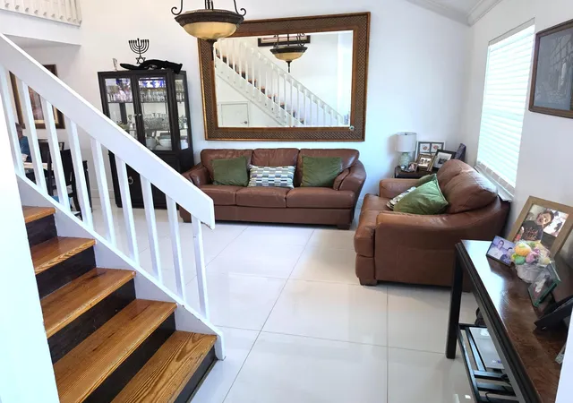 5th image of 320 Se 2Nd Ave #B4, Deerfield Beach, FL 33441 | MLS# B26054959