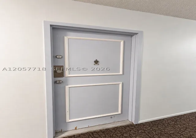 Listing Photo 5 - Condo for sale in building located at 1465 Ne 123Rd St, Miami, FL 33161 - Unit #609