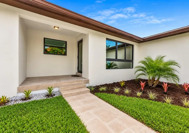 2nd image of 127 Calle Largo Dr, Hollywood, FL 33021 | MLS# B26055019