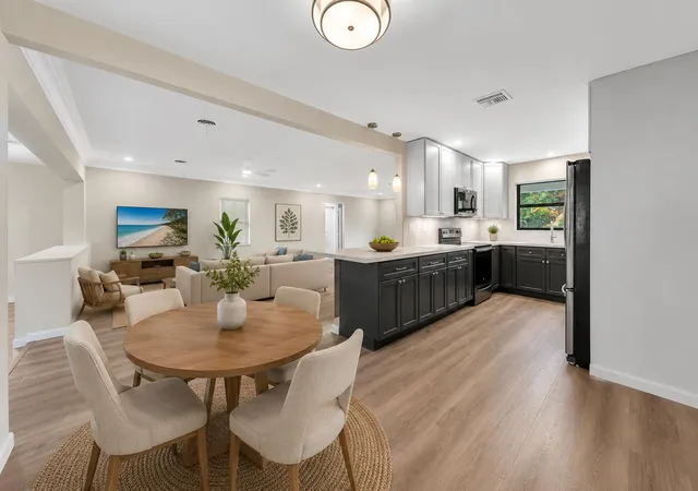 4th image of 127 Calle Largo Dr, Hollywood, FL 33021 | MLS# B26055019