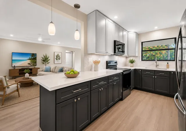 5th image of 127 Calle Largo Dr, Hollywood, FL 33021 | MLS# B26055019