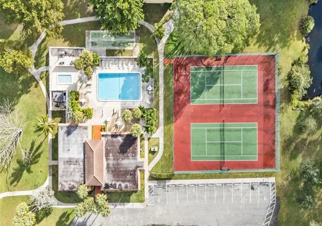 2nd image of 830 Sw 9Th St Cir, Boca Raton, FL 33486