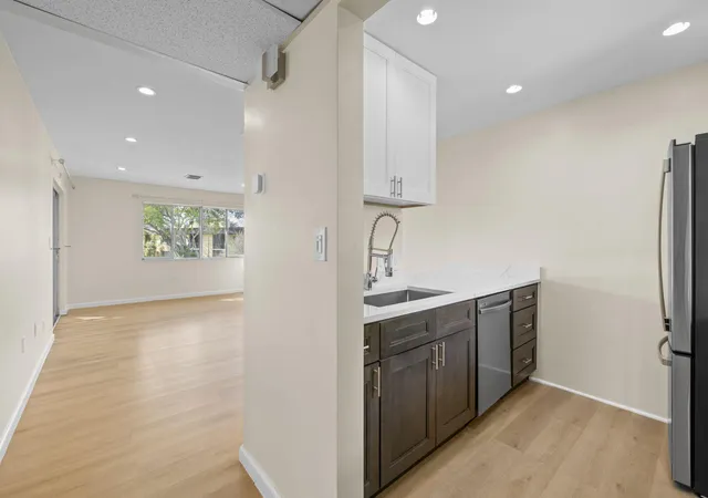 3rd image of 830 Sw 9Th St Cir, Boca Raton, FL 33486