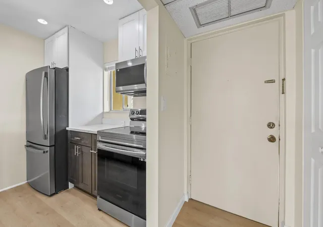 4th image of 830 Sw 9Th St Cir, Boca Raton, FL 33486