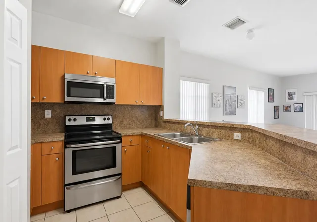 2nd image of 1702 Sw 81st Ter, North Lauderdale, FL 33068 | MLS# B26055078