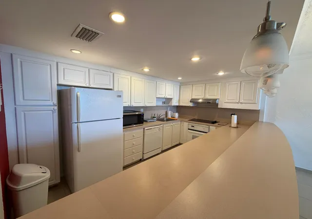 5th image of 19390 Collins Ave #1405, Sunny Isles Beach, FL 33160 | MLS# B26055081
