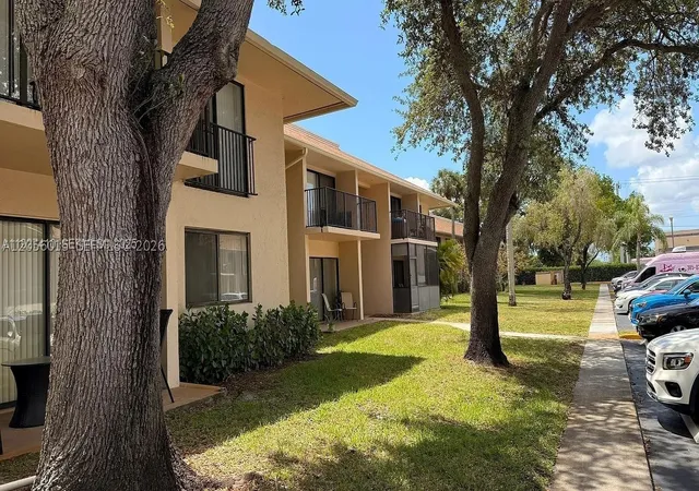 26th image of 5921 Washington St #128, Hollywood, FL 33023 | MLS# A12056015