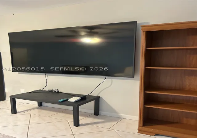 4th image of 5921 Washington St, Hollywood, FL 33023