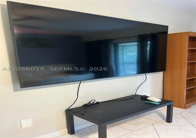 5th image of 5921 Washington St, Hollywood, FL 33023