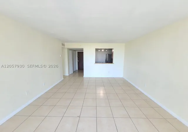 4th image of 496 Nw 165Th St Rd #D-409, Miami, FL 33169 | MLS# A12057930