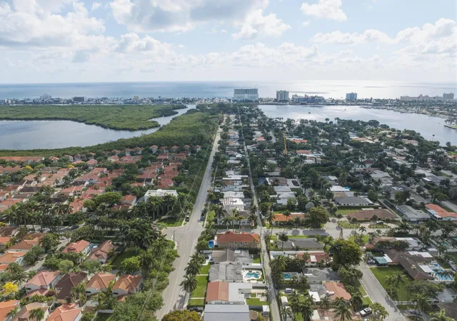4th image of 1114 Johnson St, Hollywood, FL 33019 | MLS# B26055226