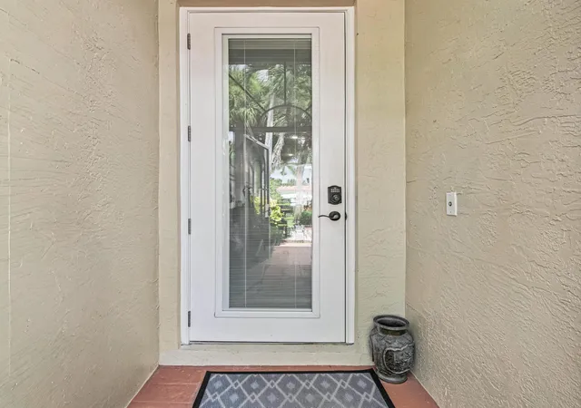 Homes for sale in Boynton Beach, FL | 9636 Crescent View Dr N, Boynton Beach, FL 33437 | MLS# B26055210