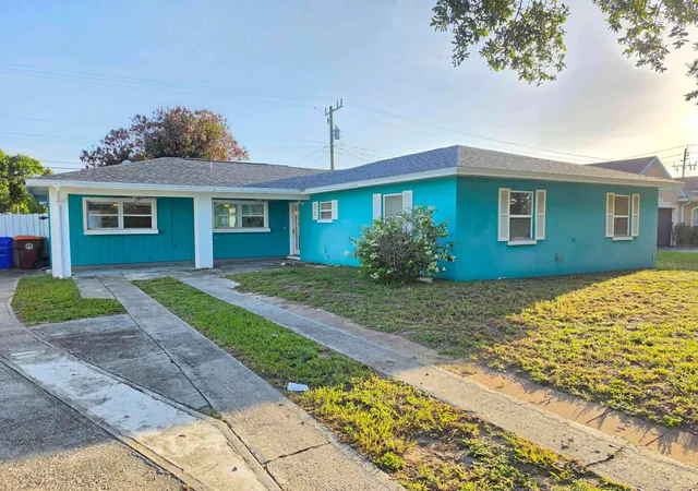 Homes for sale in Vero Beach, FL | 34 Sw Highland Dr Sw, Vero Beach, FL 32962 | MLS# B26055283