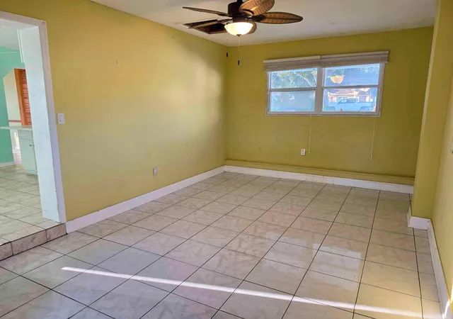 Homes for sale in Vero Beach, FL | 34 Sw Highland Dr Sw, Vero Beach, FL 32962 | MLS# B26055283