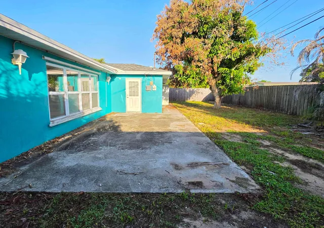 Homes for sale in Vero Beach, FL | 34 Sw Highland Dr Sw, Vero Beach, FL 32962 | MLS# B26055283