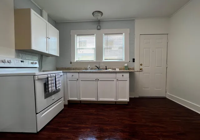 5th image of 1109 Colonial Rd, Fort Pierce, FL 34950