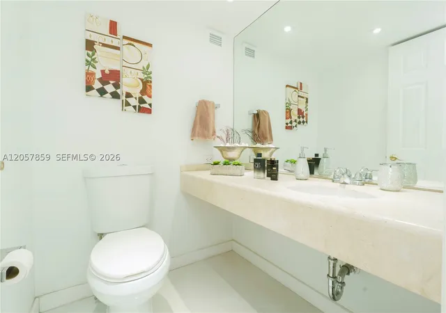 Photo 4 of Condo for sale at 6770 Indian Creek Dr #15T, Miami Beach, FL 33141 | MLS# A12057859 | Listing updated on 2026-07-30