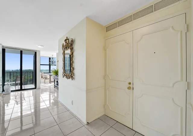 5th image of 936 Intracoastal Dr #10E, Fort Lauderdale, FL 33304 | MLS# B26055366