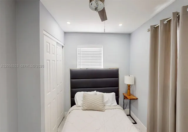Photo 3 of House for sale at 1904 Sw 28Th St, Fort Lauderdale, FL 33315 | MLS# A12058203 | Listing updated on 2026-07-30