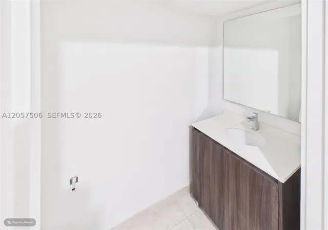 2nd image of 488 Ne 18th St #203, Miami, FL 33132 | MLS# A12057506