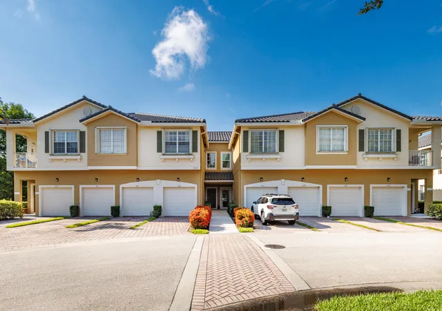 47th image of 1560 Se Sheffield Ter #102, Stuart, FL 34994 | MLS# B26055391
