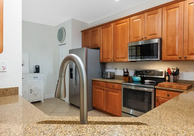 4th image of 1560 Se Sheffield Ter #102, Stuart, FL 34994 | MLS# B26055391