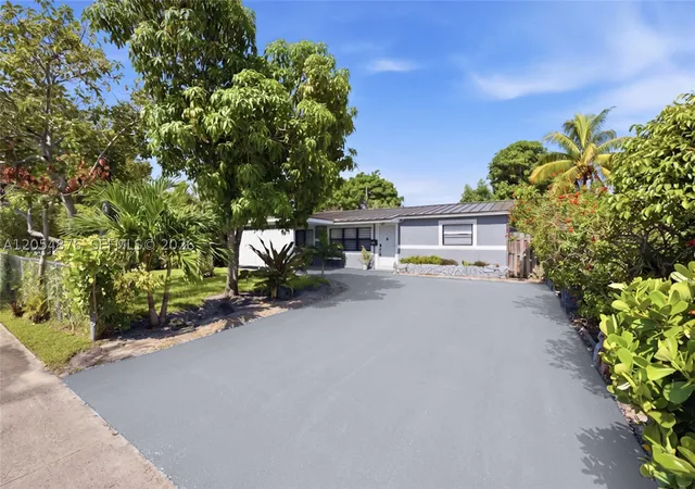 1st image of 2211 Ne 1st Ave, Pompano Beach, FL 33060 | MLS# A12054876