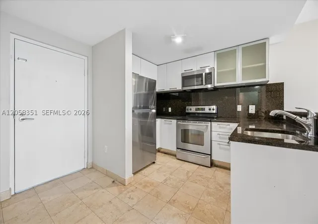 4th image of 3339 Virginia St #PH-3, Miami, FL 33133 | MLS# A12058351