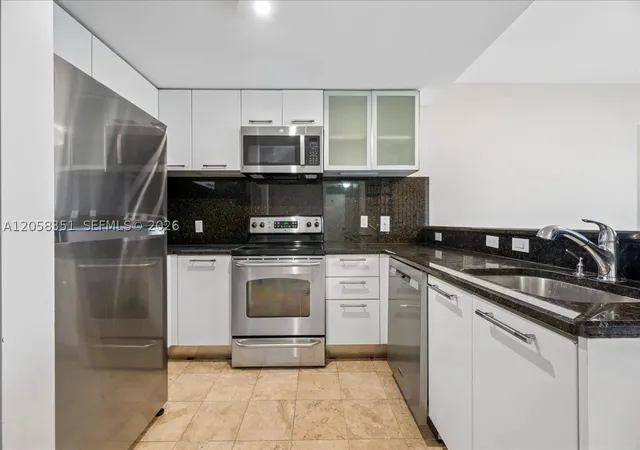 5th image of 3339 Virginia St #PH-3, Miami, FL 33133 | MLS# A12058351