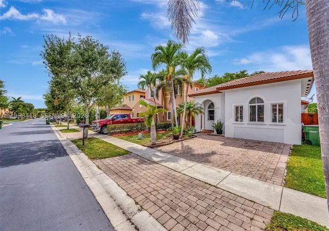 Photo 1 of Single family home for sale at 1130 Ne 41st Ave, Homestead, FL 33033 | MLS# A12058418 | Listing updated on 2026-10-09