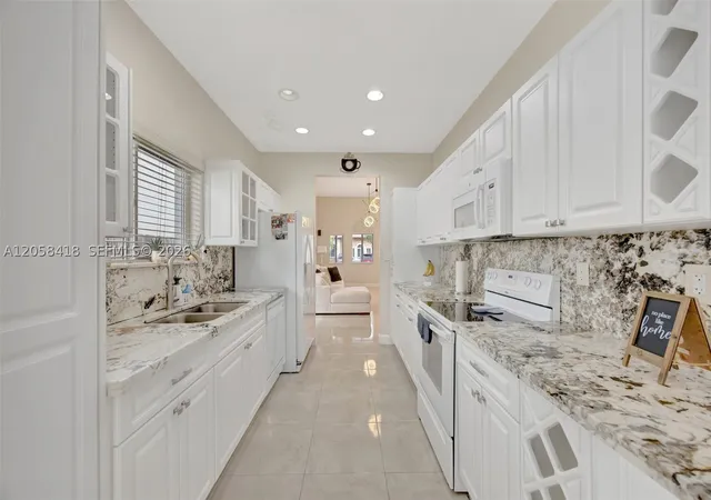 Photo 3 of Single family home for sale at 1130 Ne 41st Ave, Homestead, FL 33033 | MLS# A12058418 | Listing updated on 2026-10-09
