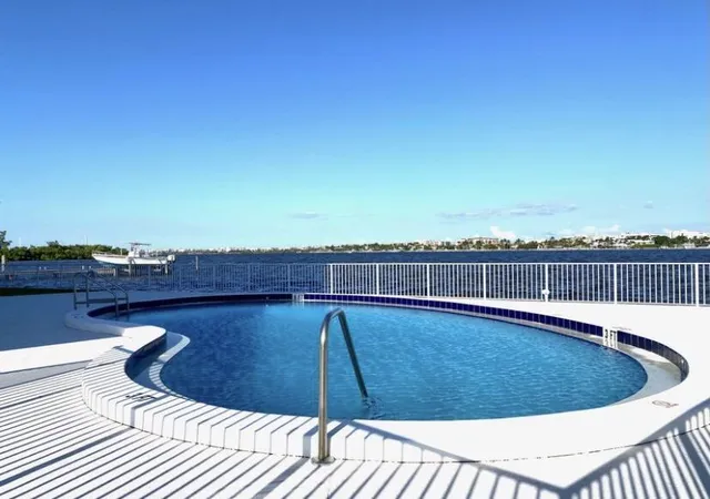 2nd image of 301 Croton Ave #407, Lantana, FL 33462 | MLS# B26055487