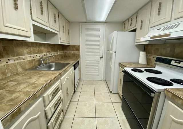 image of 301 Croton Ave #407, Lantana, FL 33462 | MLS# B26055487